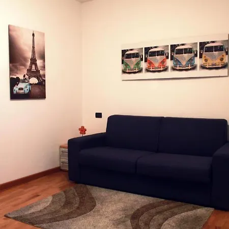 De La Tour - Apartment Tirano