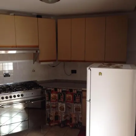 De La Tour - Apartment Tirano